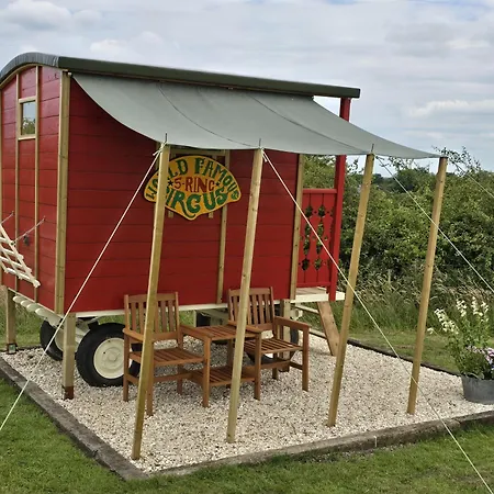 Restored Circus Wagon Semesterbostad