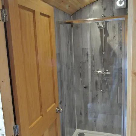 Restored Circus Wagon Tatil Evi Saltburn-by-the-Sea