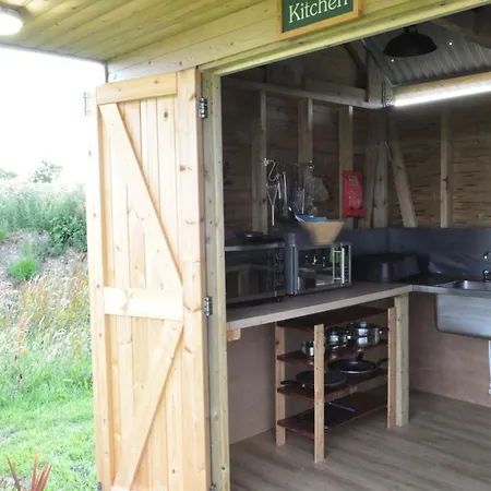 Tatil Evi Restored Circus Wagon